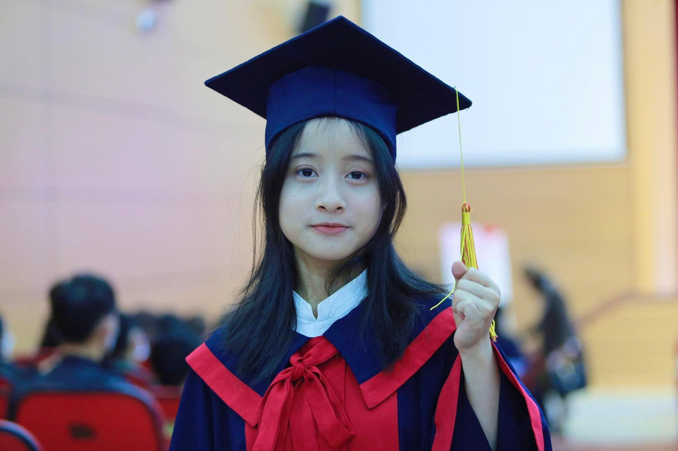 Sinh viên Vũ Hoàng Ly Sinh viên Vũ Hoàng Ly