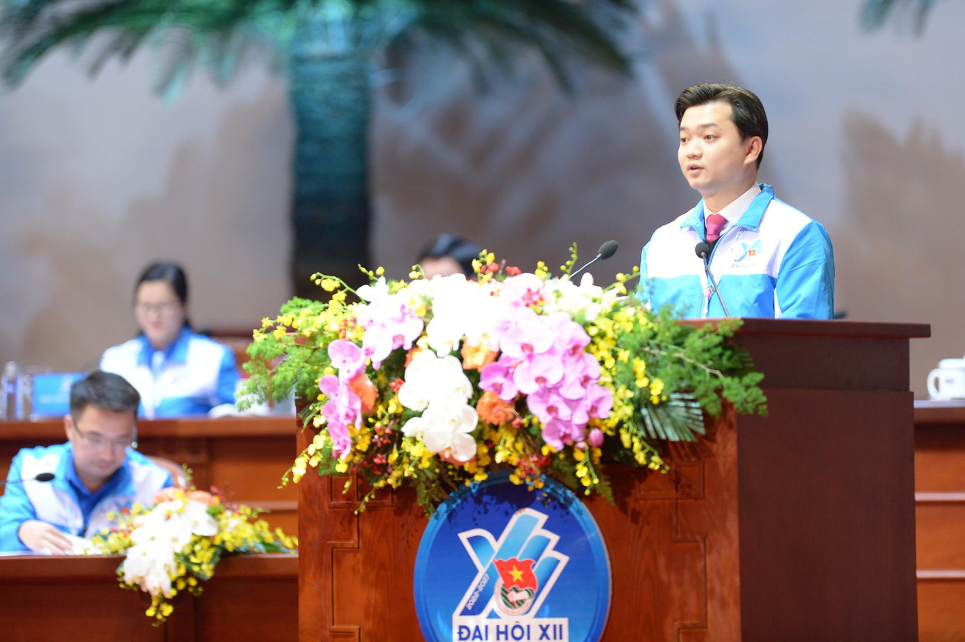 Anh Nguyễn Minh Triết, Bí thư Ban Chấp hành T.Ư Đoàn khóa XI, thay mặt Đoàn Chủ tịch trình bày tờ trình tóm tắt về dự thảo Báo cáo chính trị của Ban Chấp hành Trung ương Đoàn khóa XI trình đại hội. Anh Nguyễn Minh Triết, Bí thư Ban Chấp hành T.Ư Đoàn khóa XI, thay mặt Đoàn Chủ tịch trình bày tờ trình tóm tắt về dự thảo Báo cáo chính trị của Ban Chấp hành Trung ương Đoàn khóa XI trình đại hội.