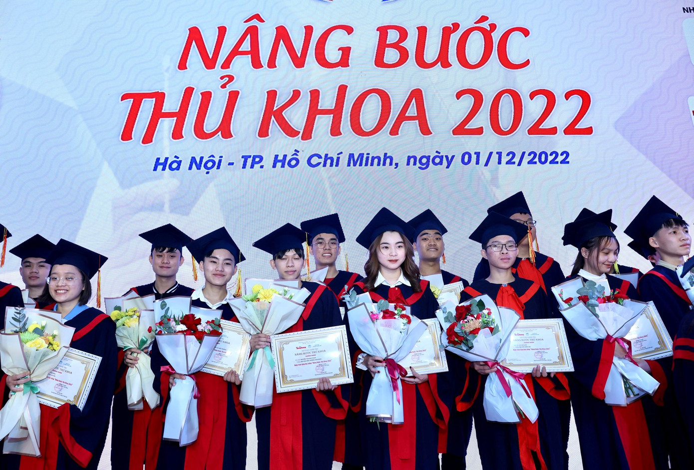 'Nâng bước Thủ khoa' năm 2022: Những câu chuyện chạm đến trái tim ảnh 51 'Nâng bước Thủ khoa' năm 2022: Những câu chuyện chạm đến trái tim ảnh 51