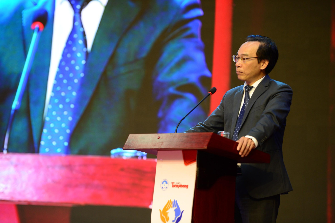 Ông Hoàng Minh Sơn – Thứ trưởng Bộ Giáo dục và Đào tạo Ông Hoàng Minh Sơn – Thứ trưởng Bộ Giáo dục và Đào tạo