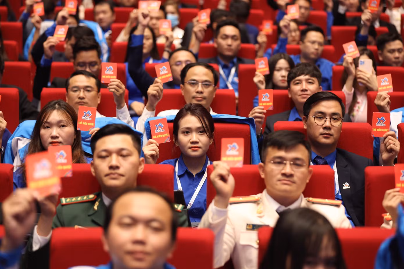Đại hội biểu quyết thông qua danh sách Ban Chấp hành T.Ư Đoàn khóa XI giới thiệu 159 nhân sự để bầu ra 144 đồng chí tham gia Ban Chấp hành T.Ư Đoàn khóa XII