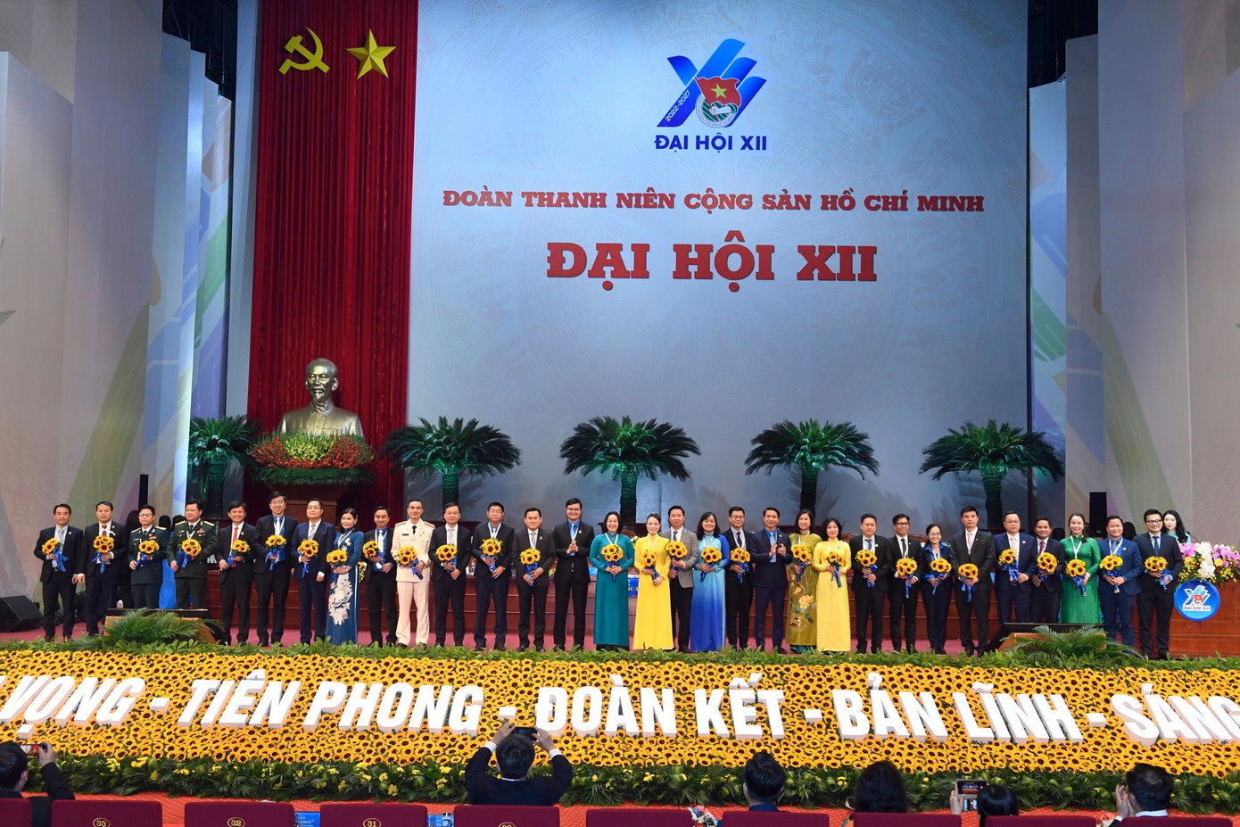 Đại hội chia tay các đồng chí Ban Chấp hành T.Ư Đoàn khóa XI thôi không tham gia Ban chấp hành khóa XII