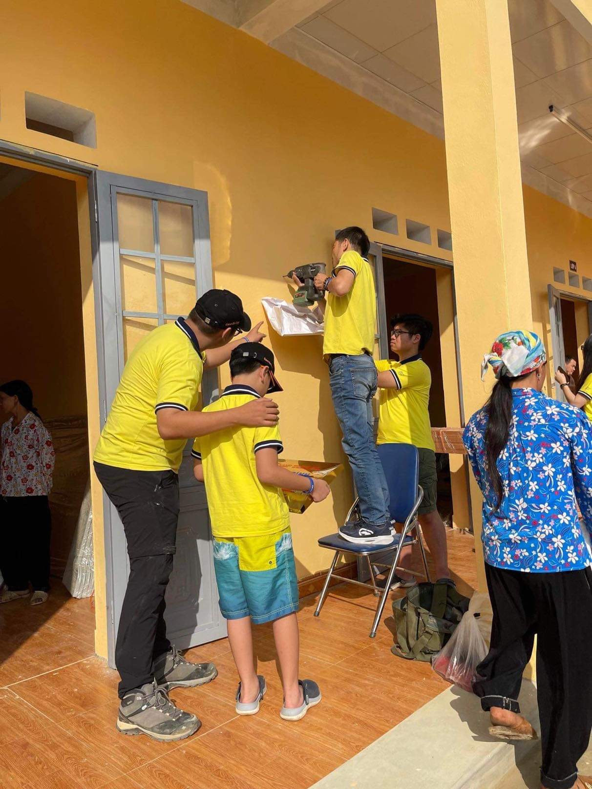 Gấp rút hoàn thiện điểm trường trước buổi khánh thành Gấp rút hoàn thiện điểm trường trước buổi khánh thành