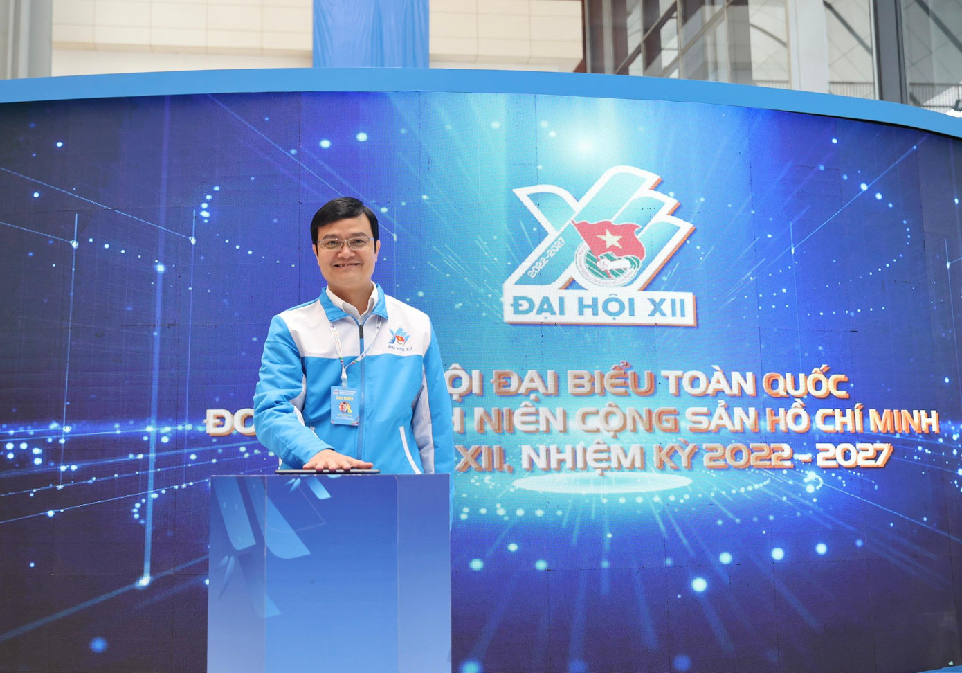 Anh Bùi Quang Huy, Ủy viên dự khuyết T.Ư Đảng, Bí thư thứ nhất T.Ư Đoàn thực hiện nghi thức khai mạc triển lãm Anh Bùi Quang Huy, Ủy viên dự khuyết T.Ư Đảng, Bí thư thứ nhất T.Ư Đoàn thực hiện nghi thức khai mạc triển lãm