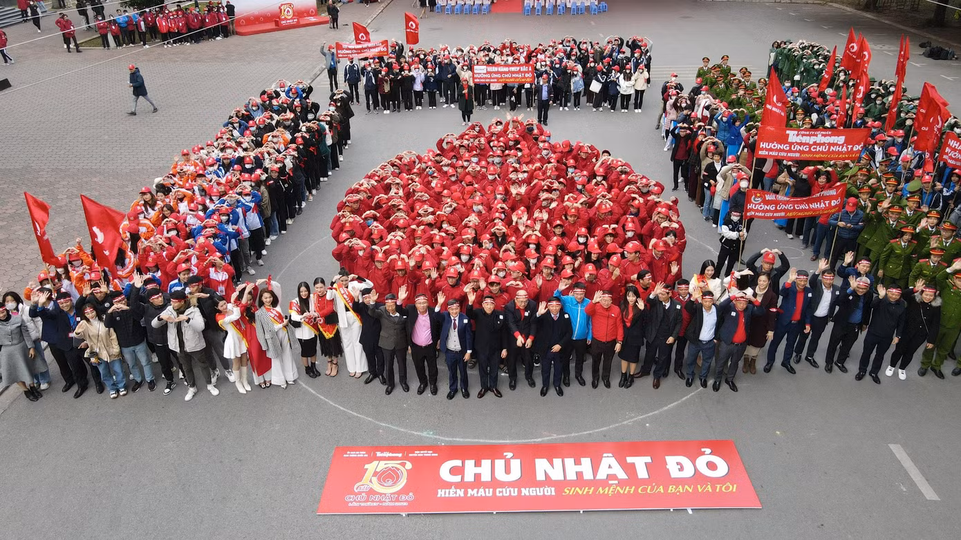 Giọt máu biểu tượng của lòng nhân ái, sự đồng lòng của dòng máu Việt chảy trong trái tim mỗi người, dòng máu của “con Rồng cháu Tiên”, dòng máu của dân tộc Việt Nam. Một dòng máu đã đi qua bao nhiêu thăng trầm của lịch sử, mạnh mẽ chống lại ách đô hộ, xâm lược để Tổ quốc Việt Nam vươn lên giàu mạnh.