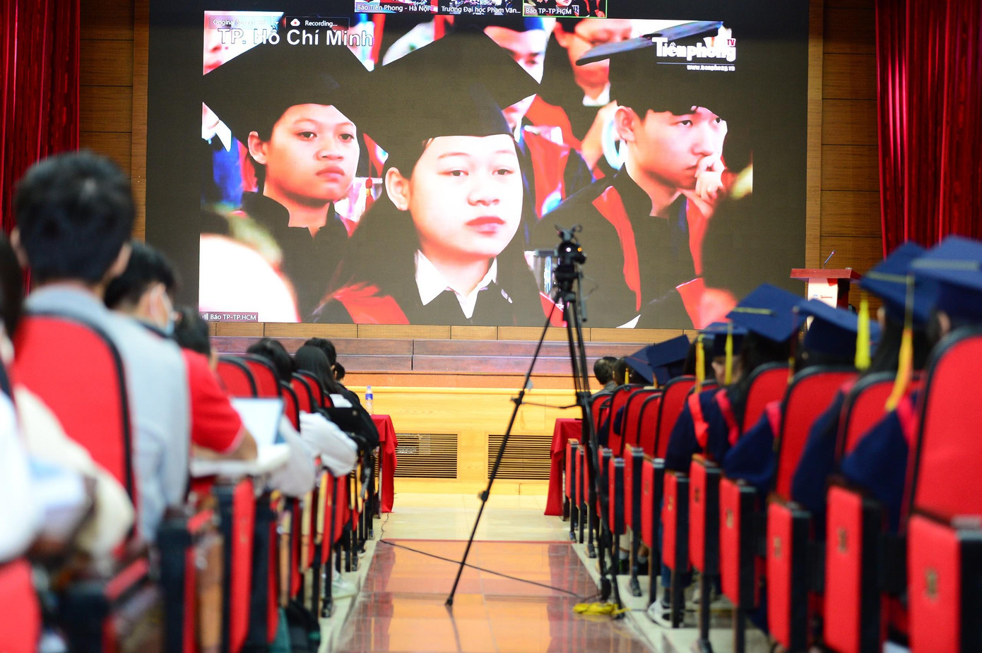 'Nâng bước Thủ khoa' năm 2022: Những câu chuyện chạm đến trái tim ảnh 26 'Nâng bước Thủ khoa' năm 2022: Những câu chuyện chạm đến trái tim ảnh 26