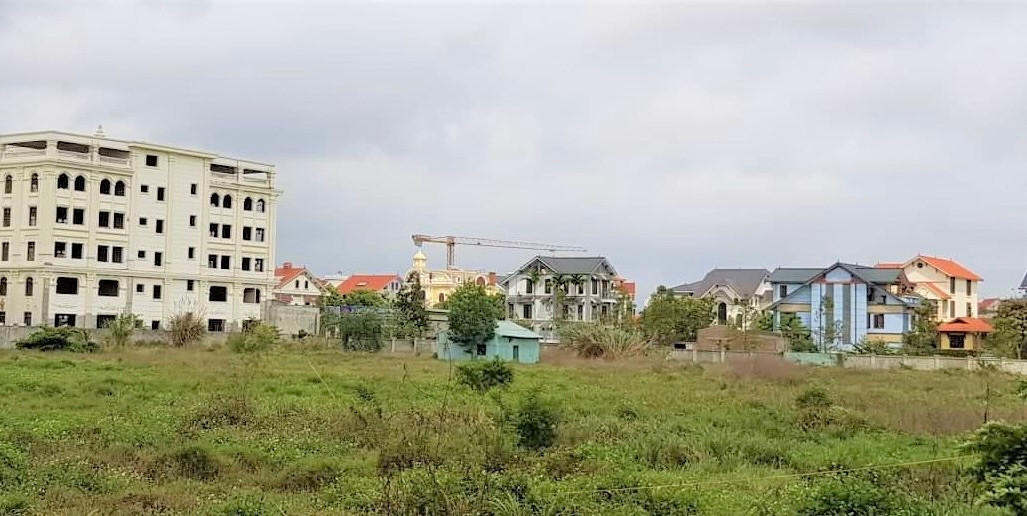 Dự án khách sạn của Công ty cổ phần xi măng Công Thanh ở TP Thanh Hoá bị bỏ hoang nhiều năm Dự án khách sạn của Công ty cổ phần xi măng Công Thanh ở TP Thanh Hoá bị bỏ hoang nhiều năm