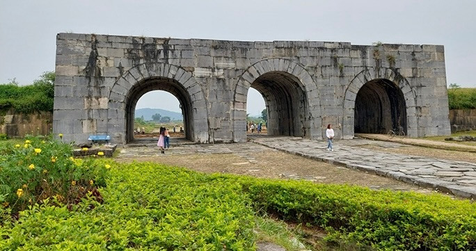 Khu vực Thành nhà Hồ.