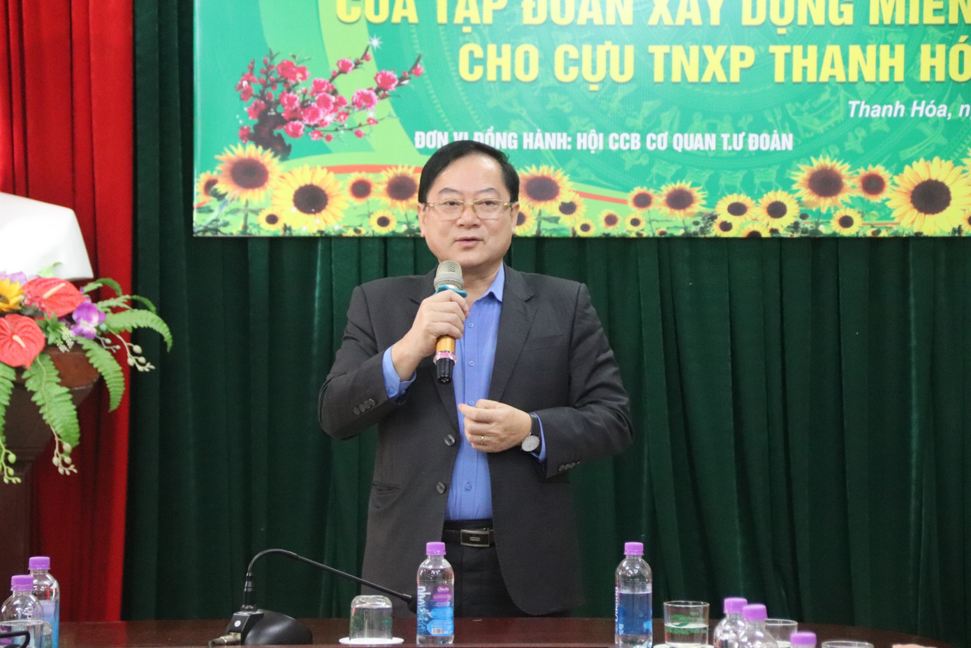 Nhà báo Lê Xuân Sơn, Tổng Biên tập Báo Tiền Phong phát biểu tại chương trình