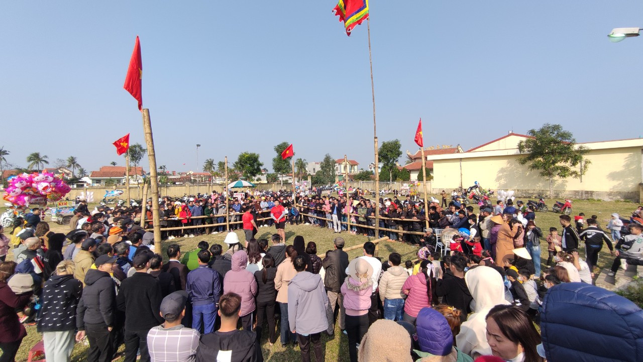 Đây là hoạt động văn hóa - thể thao thường niên vào mỗi dịp Tết của người dân xã Hoằng Phong nhằm ôn lại truyền thống hào hùng của dân tộc, khơi dậy không khí vui tươi, phấn khởi trong những ngày đầu năm mới, kêu gọi nhân dân tích cực tham gia rèn luyện sức khỏe, tinh thần thượng võ, tự tin, mưu trí.