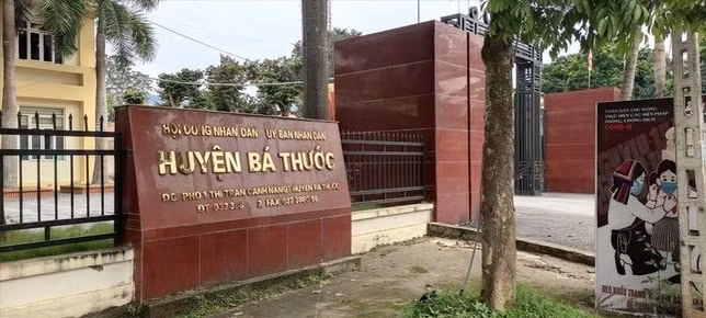 Trụ sở UBND huyện Bá Thước.