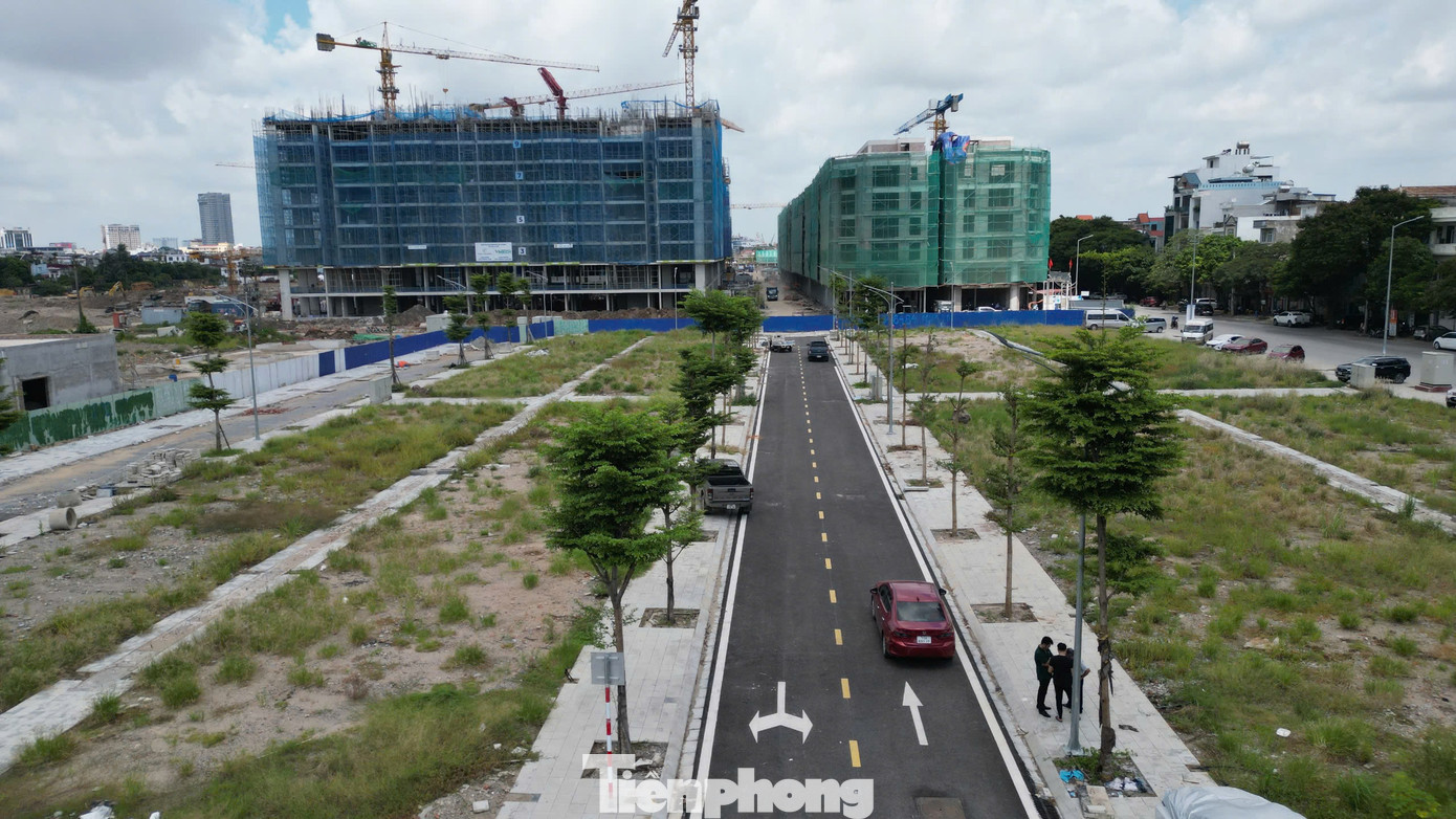 Theo lãnh đạo Sở Xây dựng TP Hải Phòng, dự án Khu nhà ở xã hội tại Tổng kho 3 Lạc Viên là dự án điểm nhấn quy mô khá lớn và có vị trí khá đẹp tại trung tâm thành phố. Đây là dự án nhà ở xã hội kết hợp cải tạo chung cư cũ, ưu tiên bán cho người dân sống ở chung cư cũ, chung cư xuống cấp trên địa bàn thành phố theo Nghị quyết số 04 ngày 12/4/2022 của HĐND TP và Đề án số 05 ngày 08/4/2022 của UBND TP.