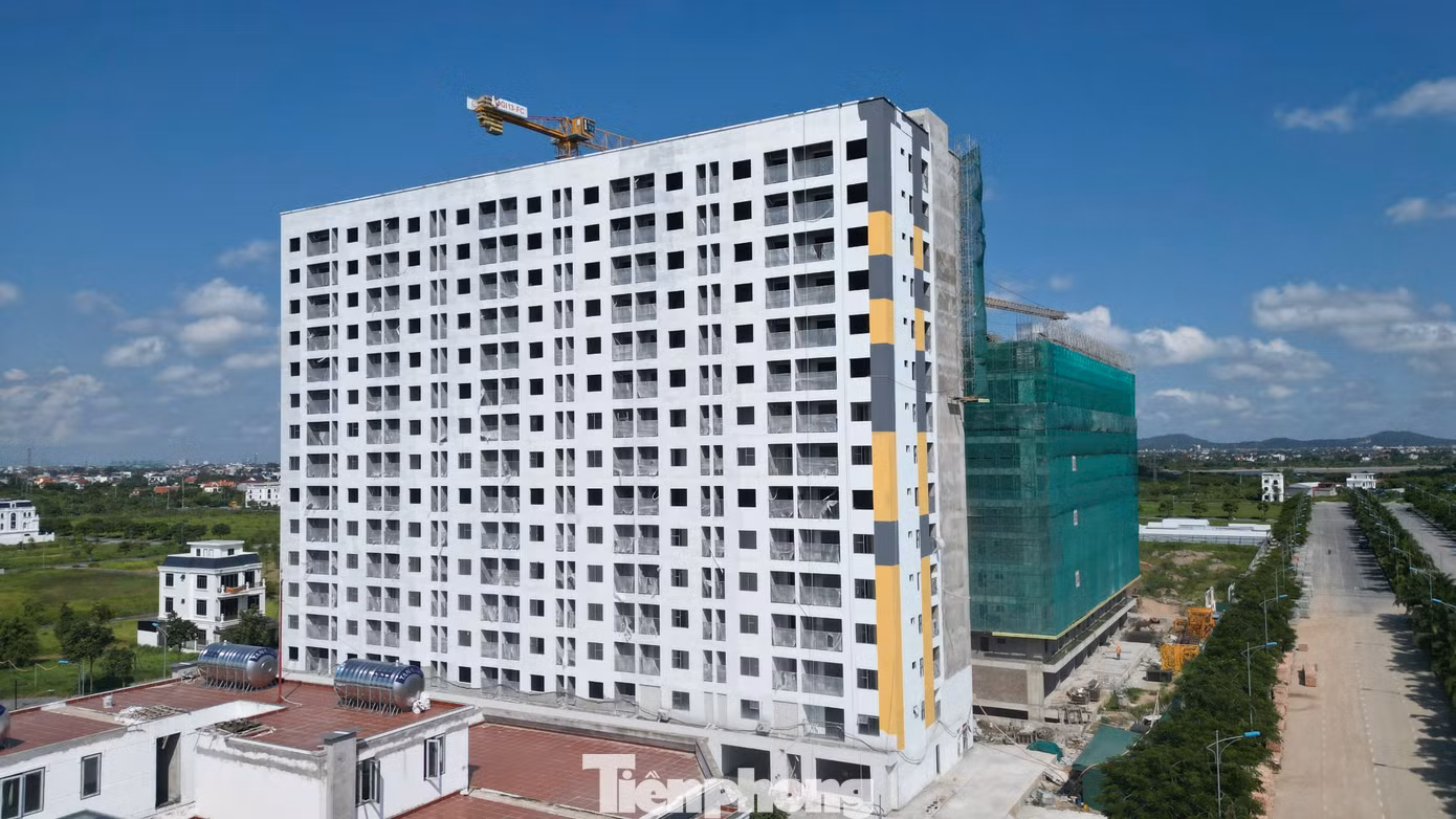 Dự án này đang thu hút sự quan tâm với giá bán khoảng 16,1 triệu đồng/m2, quy mô 2.538 căn hộ. Dự án này đang thu hút sự quan tâm với giá bán khoảng 16,1 triệu đồng/m2, quy mô 2.538 căn hộ.