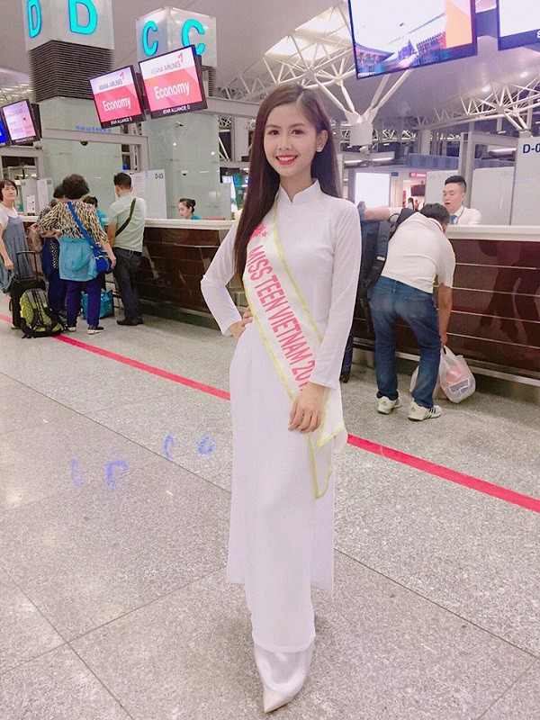 'Hot girl chân khoèo' bất ngờ tìm thấy 'chị em thất lạc' ảnh 1