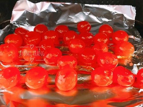 Trứng muối: Nguyên liệu không thể thiếu cho nhiều món ăn hấp dẫn ảnh 1