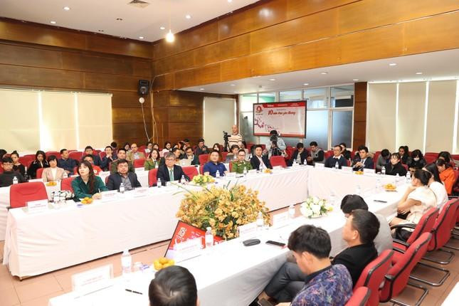 15 năm Chủ nhật Đỏ - Trao giọt yêu thương là hành trình đầy tự hào, đầy ắp ân tình, sẻ chia và xúc động của những trái tim tình nguyện. Hình ảnh họp báo công bố ngày hội Chủ nhật Đỏ 15 năm Chủ nhật Đỏ - Trao giọt yêu thương là hành trình đầy tự hào, đầy ắp ân tình, sẻ chia và xúc động của những trái tim tình nguyện. Hình ảnh họp báo công bố ngày hội Chủ nhật Đỏ