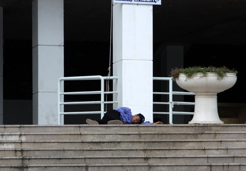 Theo tình huống đặt ra, bọn khủng bố đã chiếm giữ Bưu điện TP Hà Nội, bắn chết bảo vệ