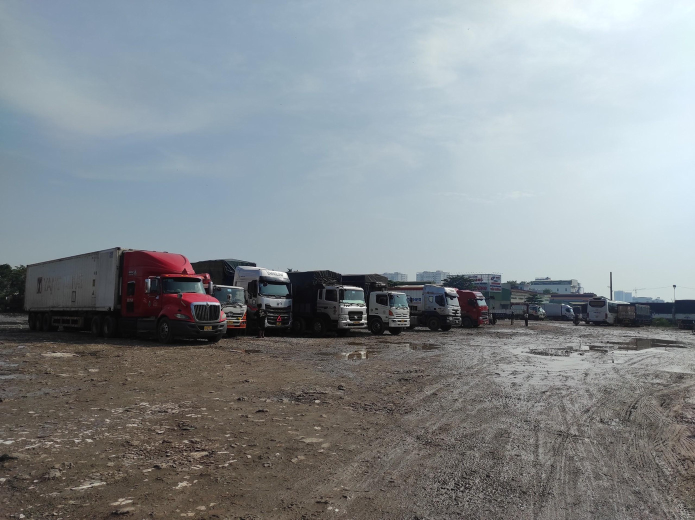 Bên trong "Bãi đỗ xe 39". Bên trong "Bãi đỗ xe 39".