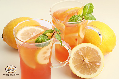 Trà trái cây tươi hấp dẫn tại nhà hàng Gia Viên 