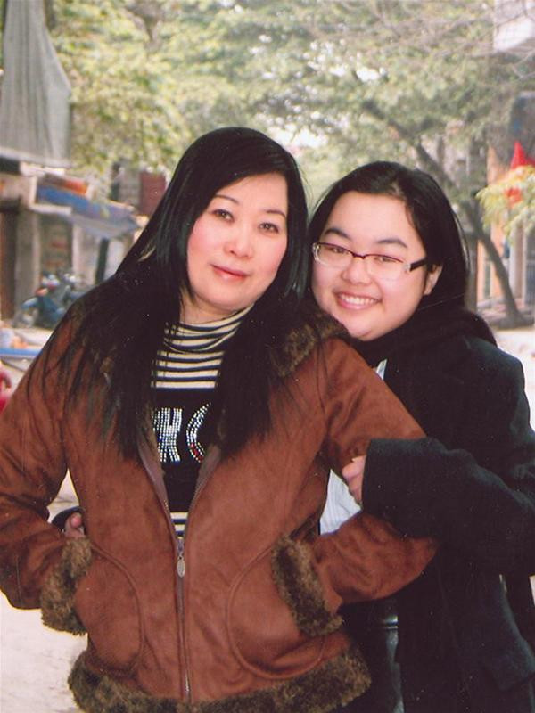 Với con gái Phương Nhung. Ảnh tư liệu gia đình Với con gái Phương Nhung. Ảnh tư liệu gia đình