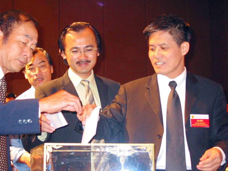 Bỏ phiếu tìm những đại diện xứng đáng chèo lái con thuyền bóng đá Việt Nam