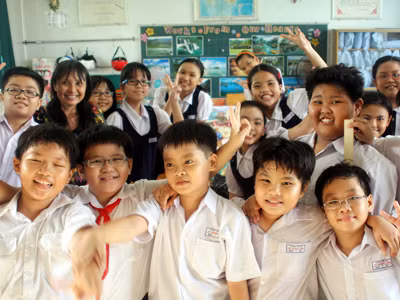 Cô và trò lớp 5/4 trường Võ Trường Toản gửi lời chúc mừng chiến thắng tới nhà vô địch U10 thế giớ