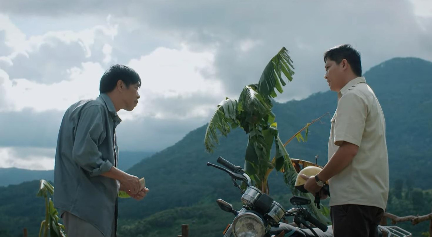 Hào dặn Mô không được khai với công an về chuyện Loan đến căn nhà hoang. Ảnh: CMH.