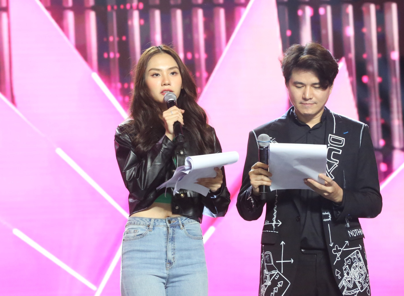 Năm nay, Mai Phương lần đầu dẫn Hoa hậu Việt Nam, đồng hành cùng Lương Thùy Linh và Vũ Mạnh Cường.