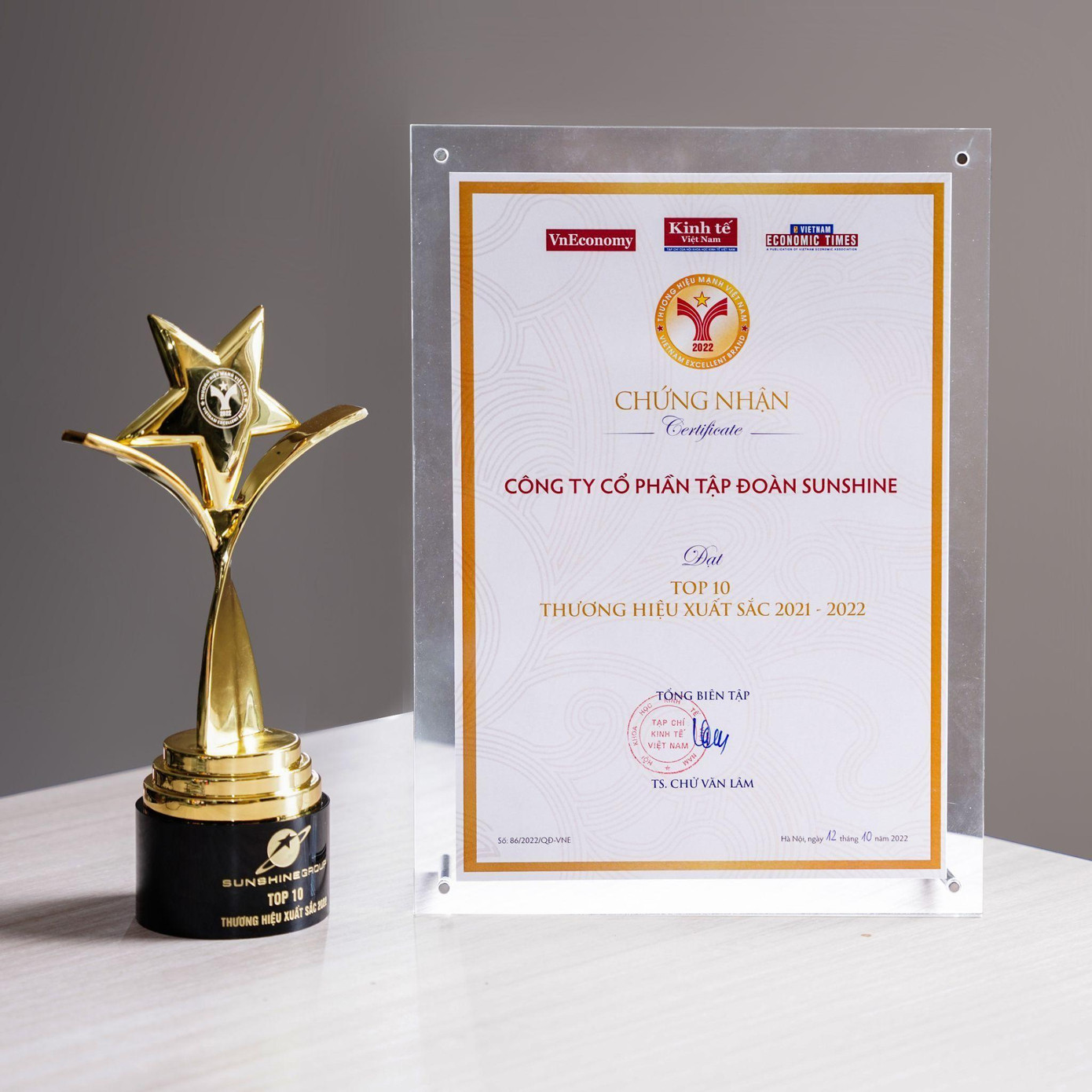 Sunshine Group được vinh danh trong TOP 10 Thương hiệu Xuất sắc Việt Nam năm 2022