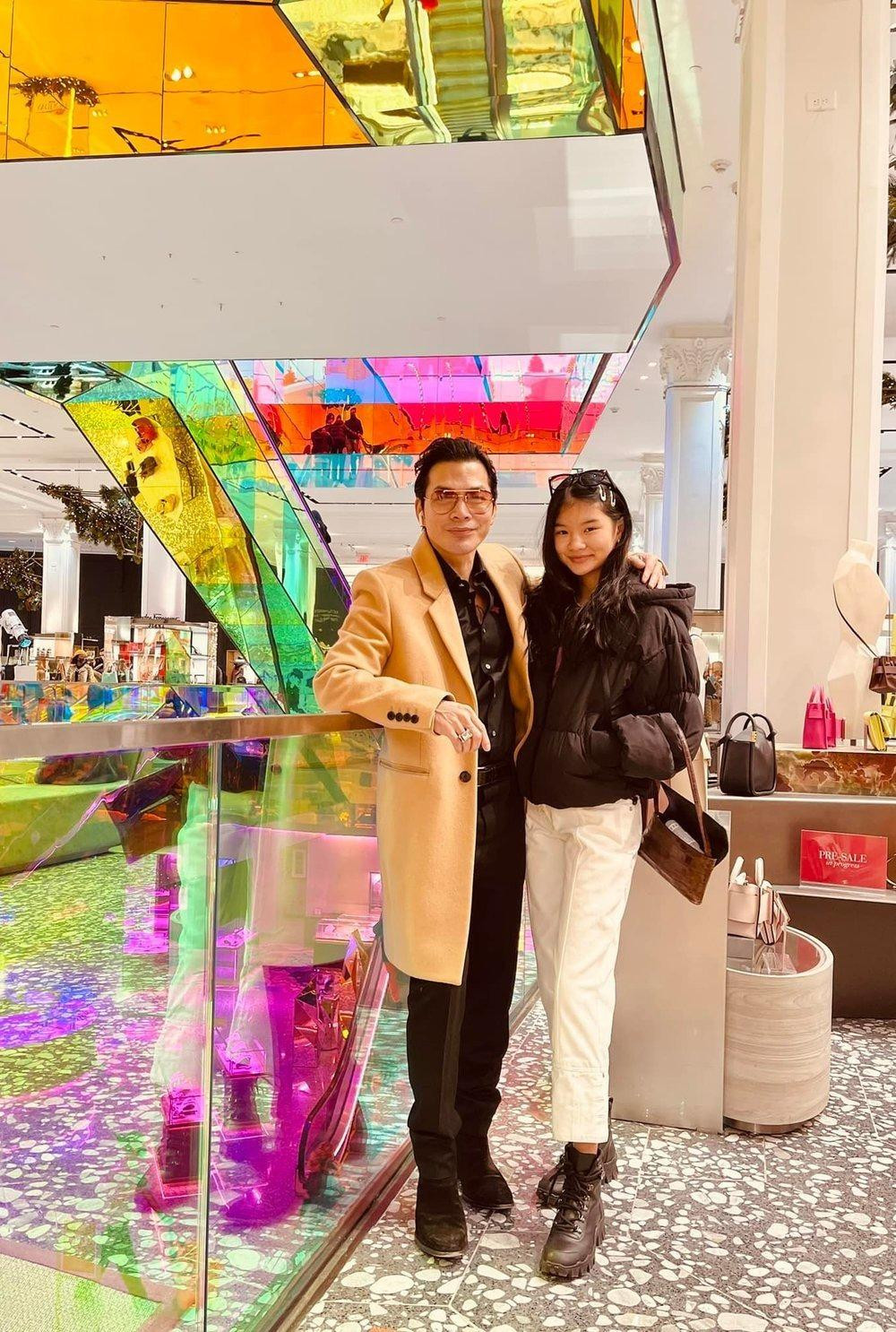 Dù sống với mẹ từ nhỏ nhưng Bảo Tiên cũng rất thân thiết với bố.