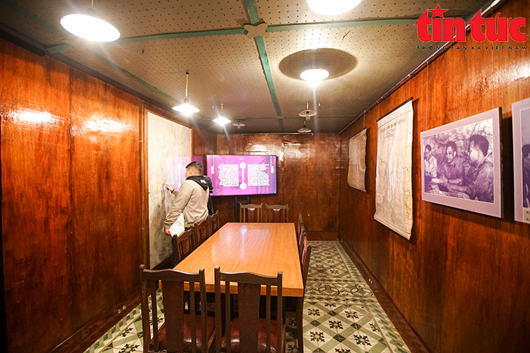 Đây cũng là nơi phát ra báo động phòng không cho Hà Nội, để người dân kịp xuống hầm trú ẩn; báo diễn biến chiến sự cho lãnh đạo Đảng, Nhà nước; kết quả chiến đấu của quân dân; thiệt hại phía địch gây ra ở miền Bắc. Đây cũng là nơi phát ra báo động phòng không cho Hà Nội, để người dân kịp xuống hầm trú ẩn; báo diễn biến chiến sự cho lãnh đạo Đảng, Nhà nước; kết quả chiến đấu của quân dân; thiệt hại phía địch gây ra ở miền Bắc.