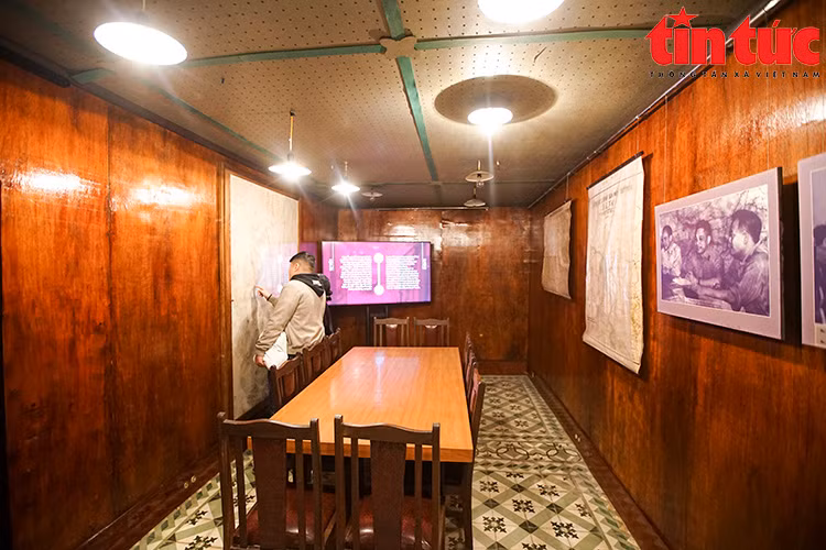 Đây cũng là nơi phát ra báo động phòng không cho Hà Nội, để người dân kịp xuống hầm trú ẩn; báo diễn biến chiến sự cho lãnh đạo Đảng, Nhà nước; kết quả chiến đấu của quân dân; thiệt hại phía địch gây ra ở miền Bắc. Đây cũng là nơi phát ra báo động phòng không cho Hà Nội, để người dân kịp xuống hầm trú ẩn; báo diễn biến chiến sự cho lãnh đạo Đảng, Nhà nước; kết quả chiến đấu của quân dân; thiệt hại phía địch gây ra ở miền Bắc.