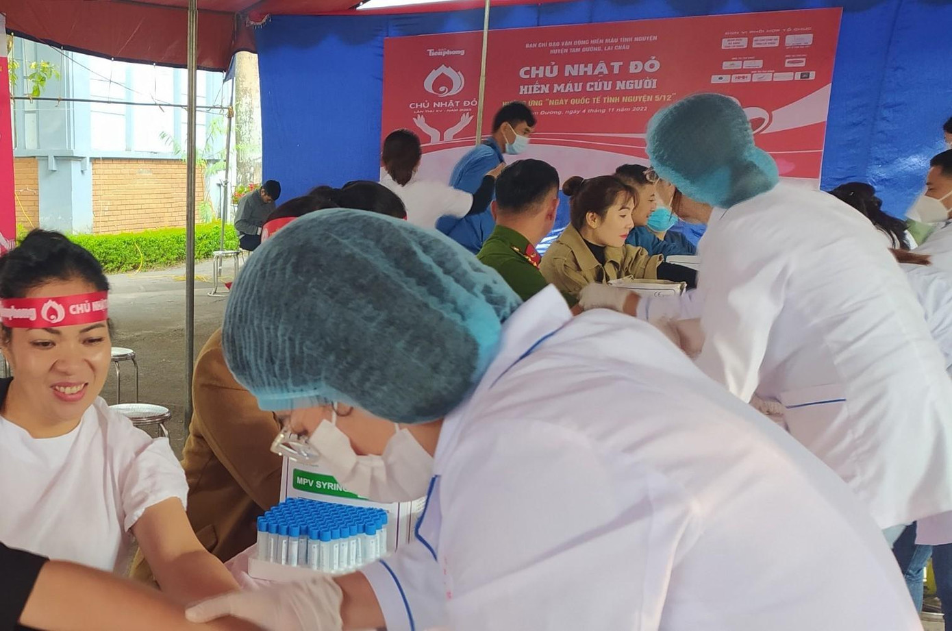 Ngày hội Chủ nhật Đỏ lần thứ XV năm 2023 tại Trung tâm Y tế huyện Tam Đường, tỉnh Lai Châu.