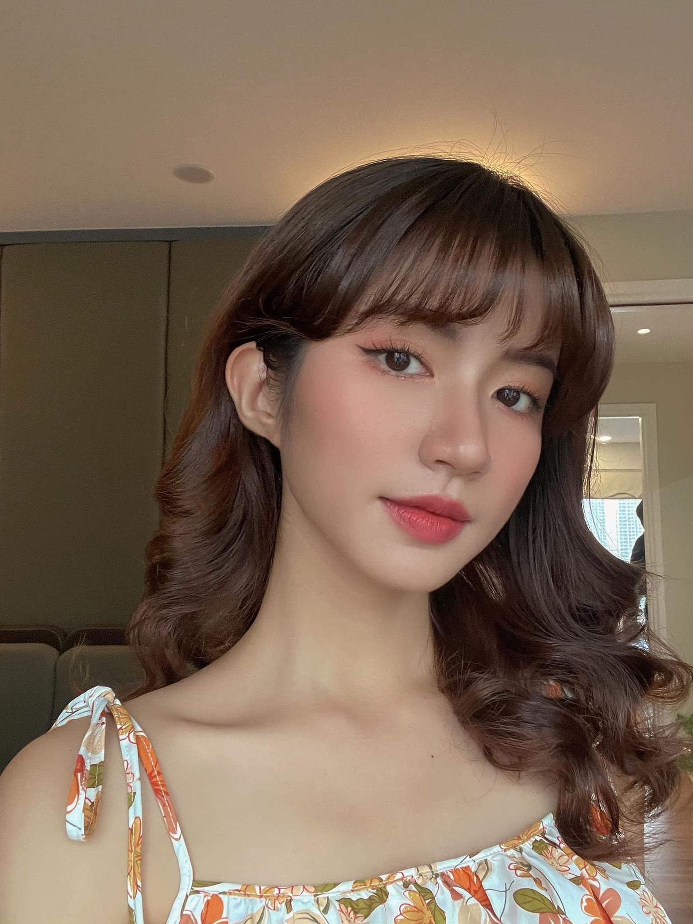 Trước khi nổi tiếng với vai Vân Vân trong Thương ngày nắng về, cô là mẫu ảnh khá quen mặt tại Hà Nội.