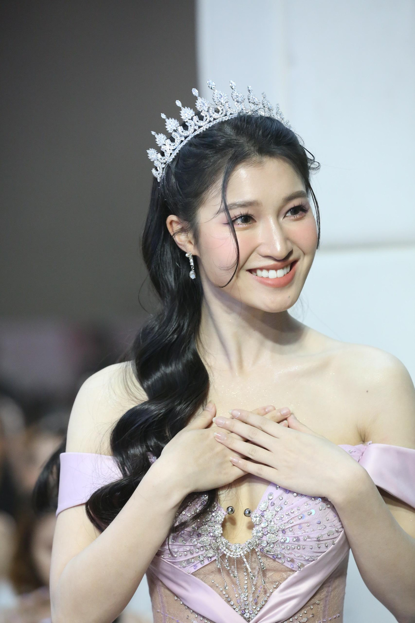 Á hậu Phương Nhi ngọt ngào, sang trọng hút ánh nhìn của mọi người. Á hậu Phương Nhi ngọt ngào, sang trọng hút ánh nhìn của mọi người.