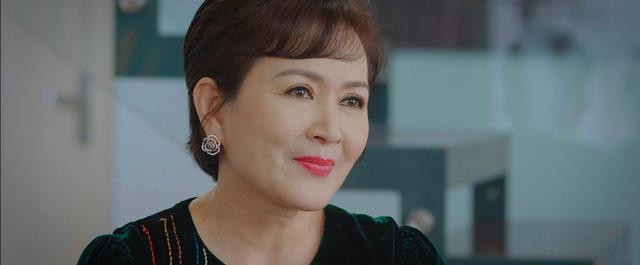 Vết thương lòng với quá khứ bị mẹ ruột bỏ rơi khiến Vân Trang có khoảng cách với bà Kim Nhung Vết thương lòng với quá khứ bị mẹ ruột bỏ rơi khiến Vân Trang có khoảng cách với bà Kim Nhung