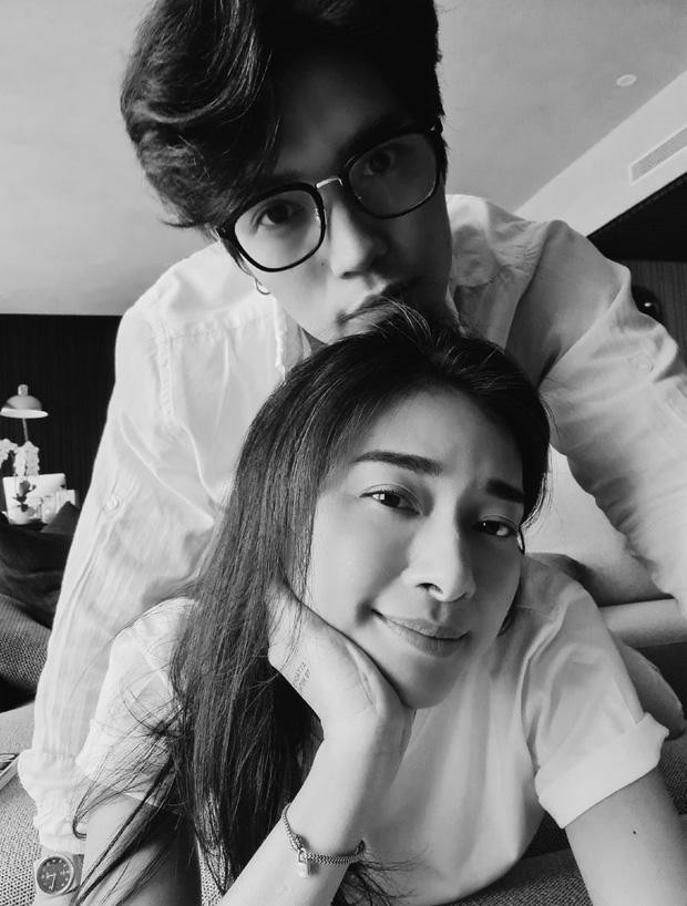 Sau khi gây “bão” mạng xã hội với hình ảnh được Huy Trần cầu hôn, Ngô Thanh Vân tiếp tục khiến nhiều người ngưỡng mộ khi chia sẻ những khoảnh khắc hạnh phúc bên bạn trai. Sau khi gây “bão” mạng xã hội với hình ảnh được Huy Trần cầu hôn, Ngô Thanh Vân tiếp tục khiến nhiều người ngưỡng mộ khi chia sẻ những khoảnh khắc hạnh phúc bên bạn trai.