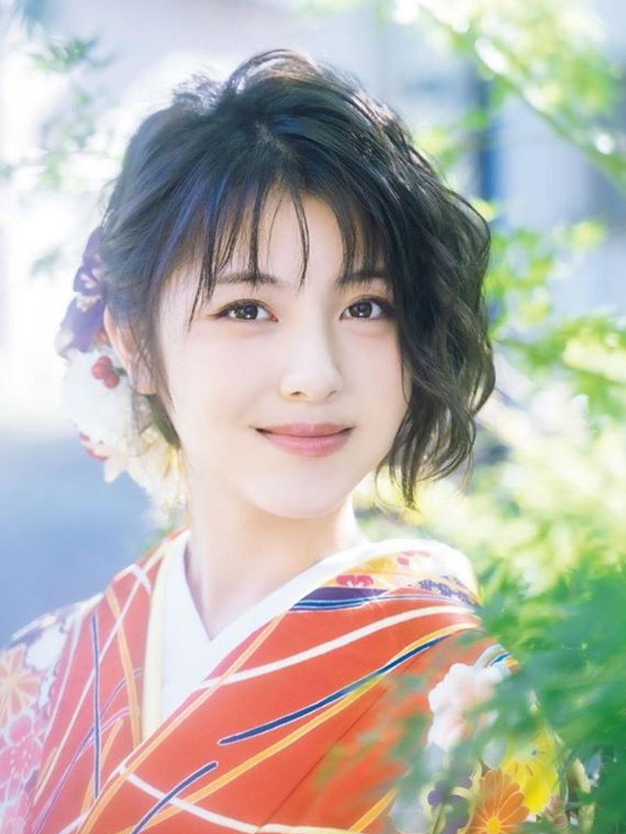 Sở hữu nhiều tác phẩm hiện đại lẫn cổ trang nhưng mỗi lần diện Kimona, Hamabe Minami lại gây thương nhớ bởi nhan sắc thăng hạng.