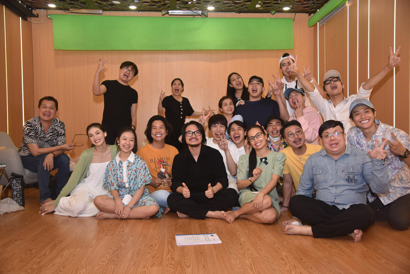 Các nghệ sĩ đang trong giai đoạn tập luyện nước rút. Chương trình Táo Xuân 2022 - Nghĩa tình nhân gian được phát sóng lúc 20h ngày 31/01/2022 nhằm ngày 29 Tết âm lịch.