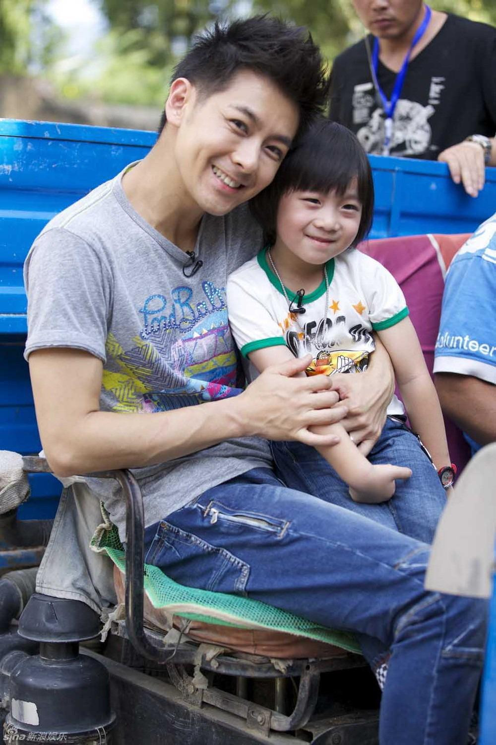 Lâm Chí Dĩnh và con trai Jenson. Lâm Chí Dĩnh và con trai Jenson.