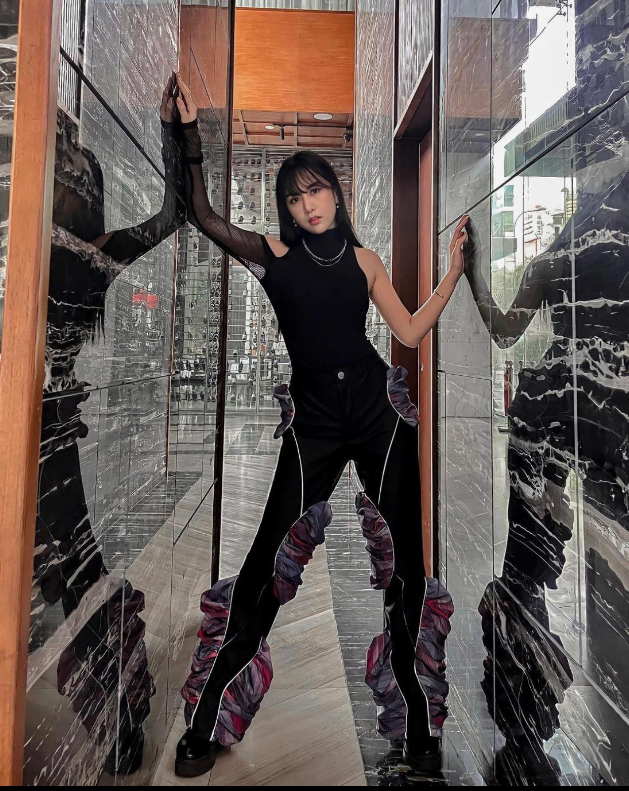 Phong cách thời trang của Anh Phương trẻ trung, năng động, phù hợp với lứa tuổi