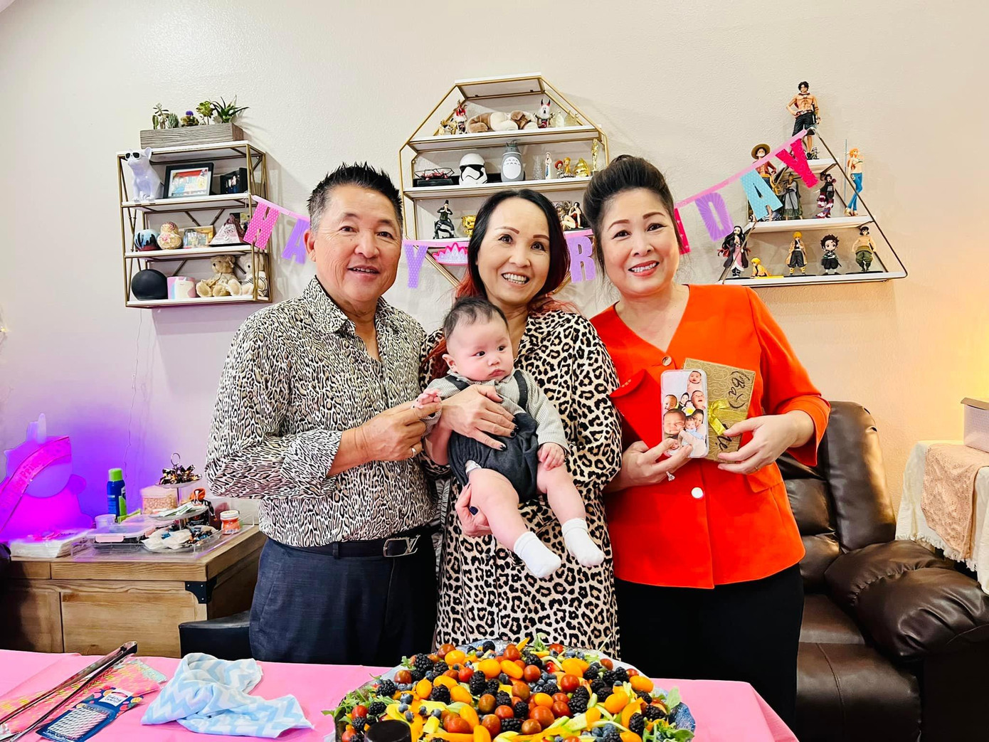 NSND Hồng Vân tổ chức buổi tiệc sinh nhật đơn giản NSND Hồng Vân tổ chức buổi tiệc sinh nhật đơn giản