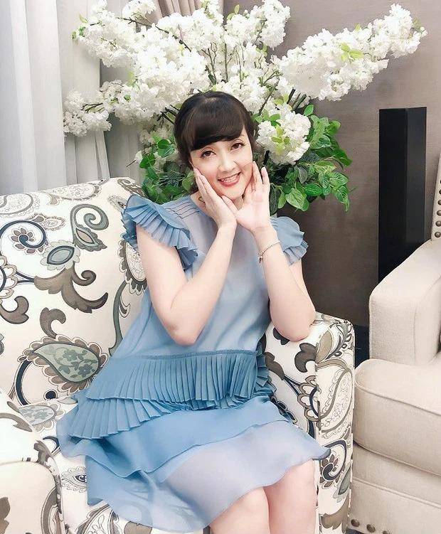 Vân Dung hiện tại đã bước sang tuổi 46 nhưng vẫn giữ được vẻ trẻ trung, yêu đời.