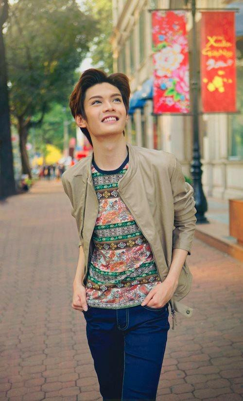 Những nghệ sĩ Việt công khai là người thuộc cộng đồng LGBT ảnh 15 Những nghệ sĩ Việt công khai là người thuộc cộng đồng LGBT ảnh 15