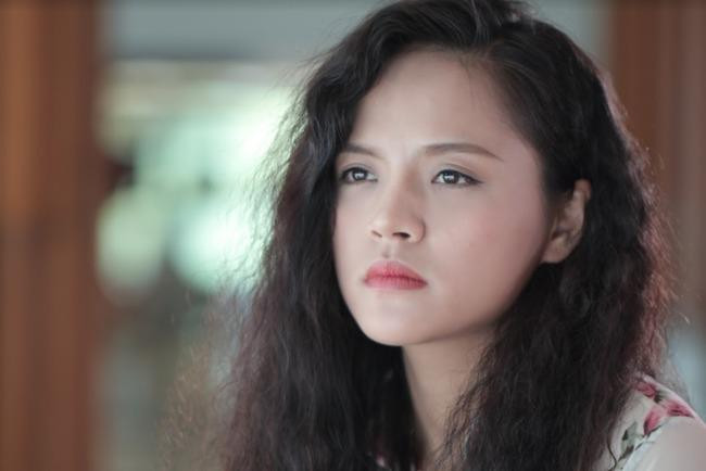 Mái tóc xoăn xù mì từng khiến Thu Quỳnh nhận nhiều lời chê bai Mái tóc xoăn xù mì từng khiến Thu Quỳnh nhận nhiều lời chê bai