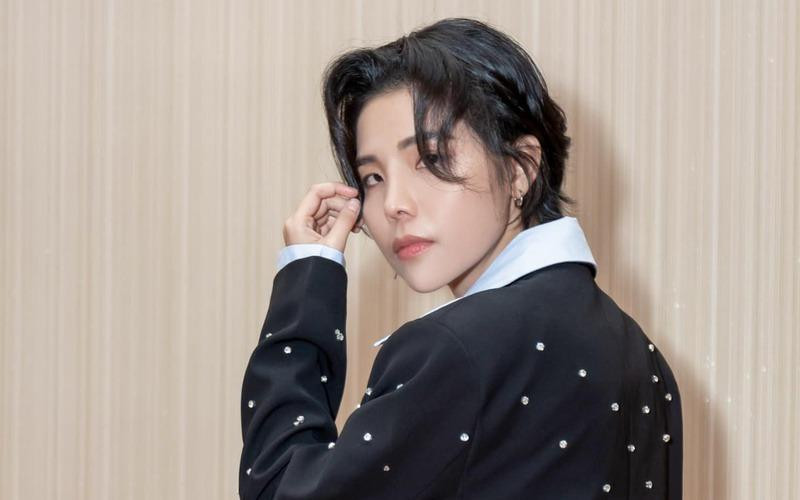 Từ những ngày đầu bước chân vào showbiz, Vũ Cát Tường đã tạo được cá tính khi khoác lên mình những bộ trang phục theo phong cách tomboy. Từ những ngày đầu bước chân vào showbiz, Vũ Cát Tường đã tạo được cá tính khi khoác lên mình những bộ trang phục theo phong cách tomboy.