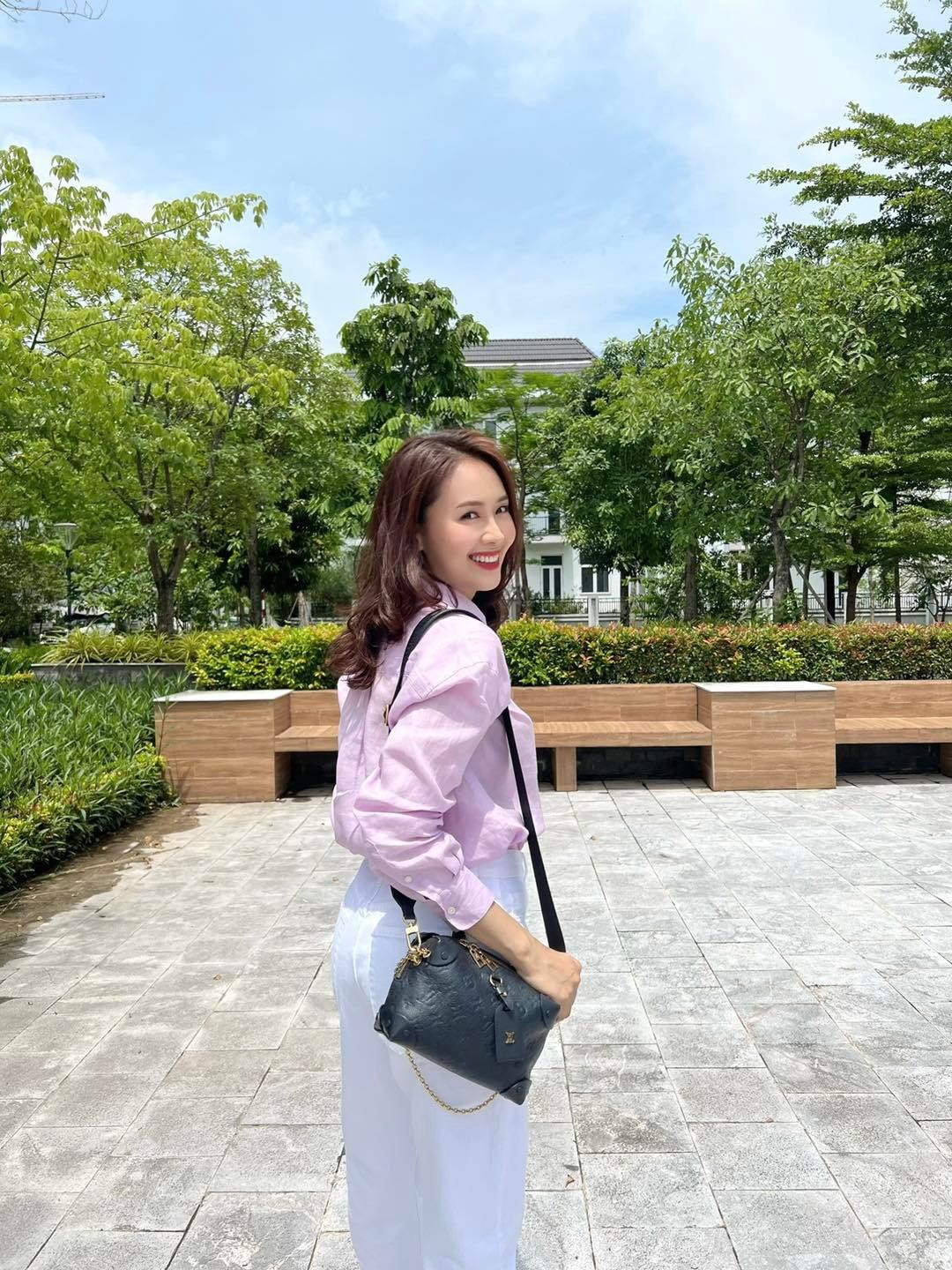 Fanpage cá nhân của Hồng Diễm sôi động trở lại khi nữ diễn viên úp mở về dự án phim mới.