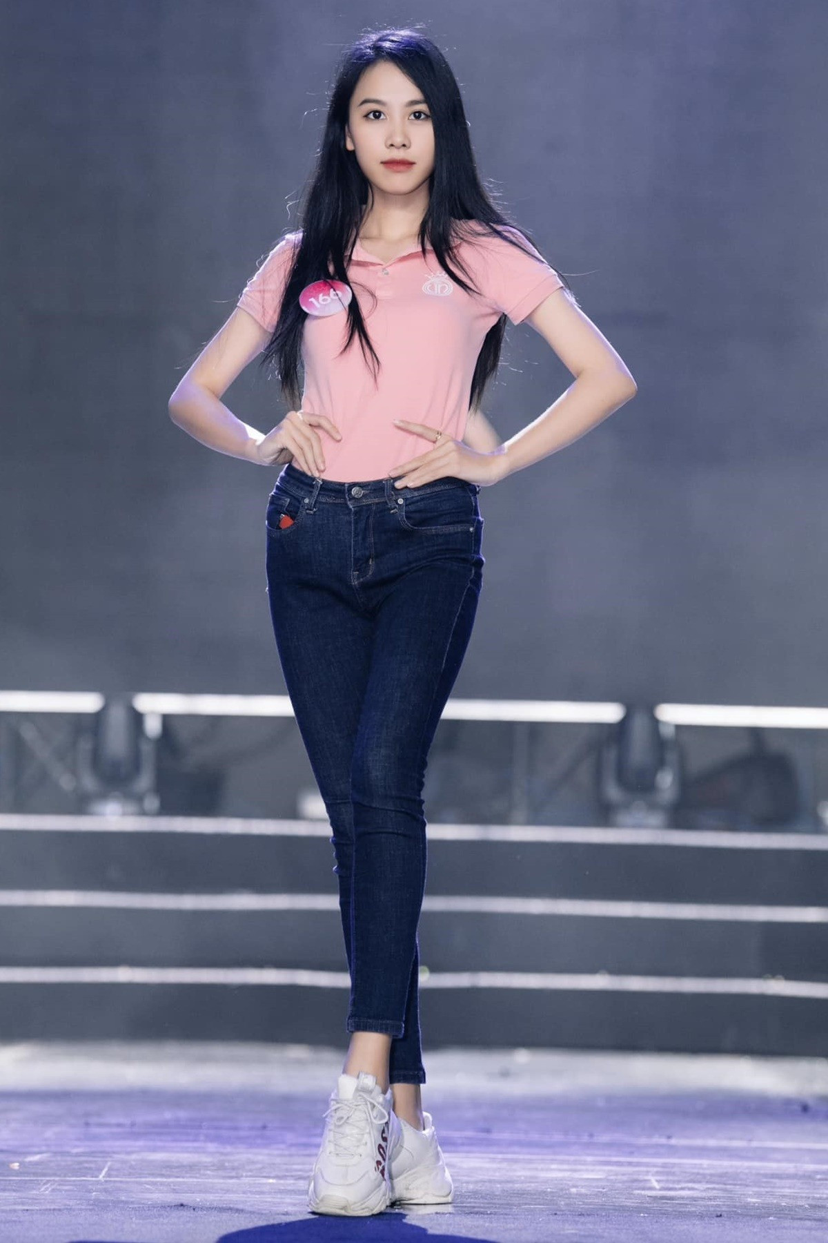 Nữ sinh Đại học Western Sydney (cơ sở đào tạo ở Việt Nam) muốn lan tỏa năng lượng nhiệt huyết của tuổi trẻ đến với mọi người. Cô muốn minh chứng bằng vẻ đẹp ngoại hình, trí tuệ.