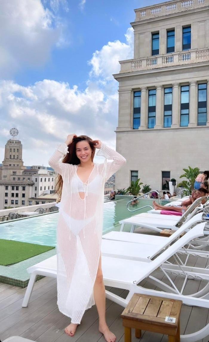 Nữ ca sĩ cùng vóc dáng đáng mơ ước sau 3 lần sinh nở.