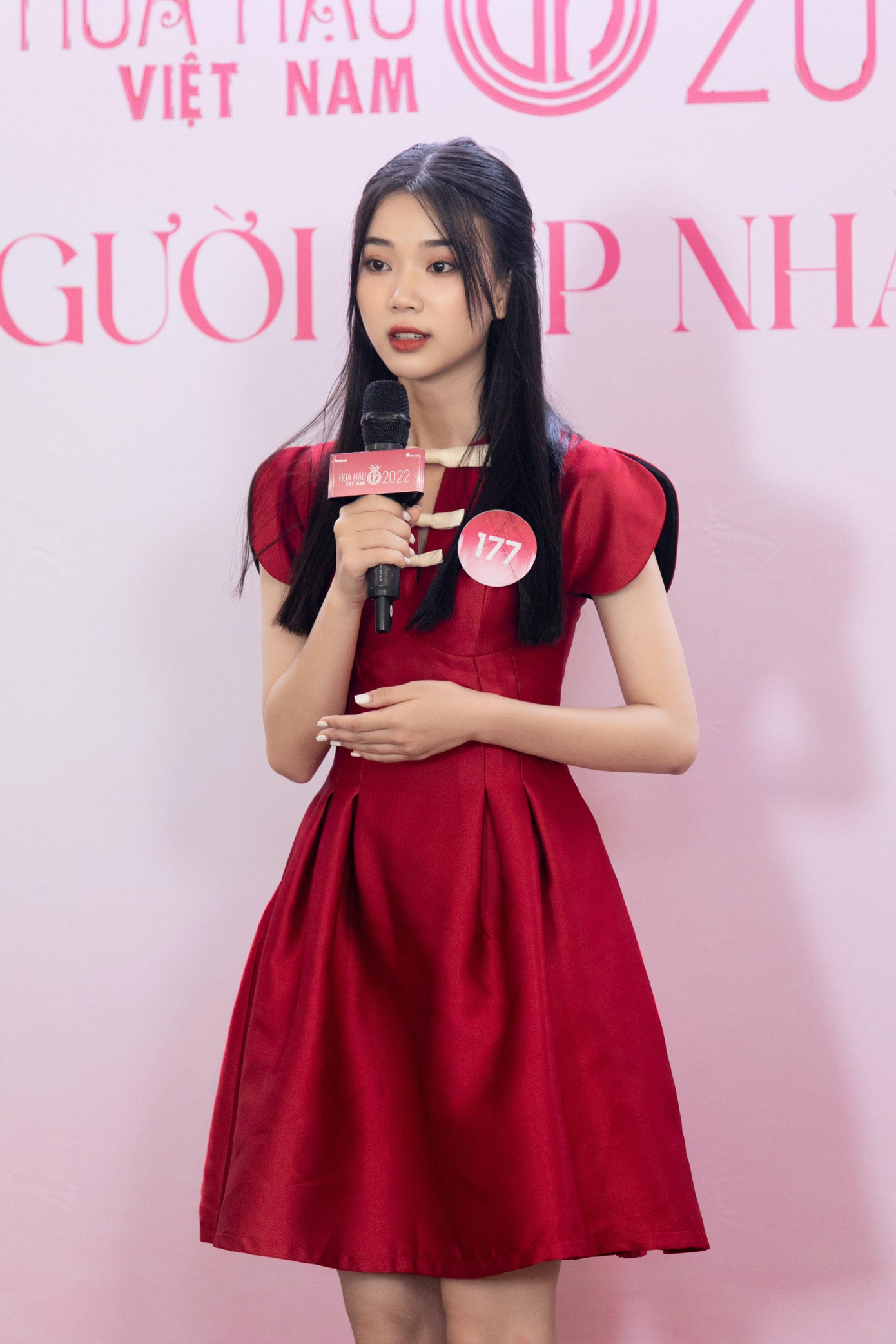 Các thí sinh trình bày dự án nhân ái của mình trong tập 2.